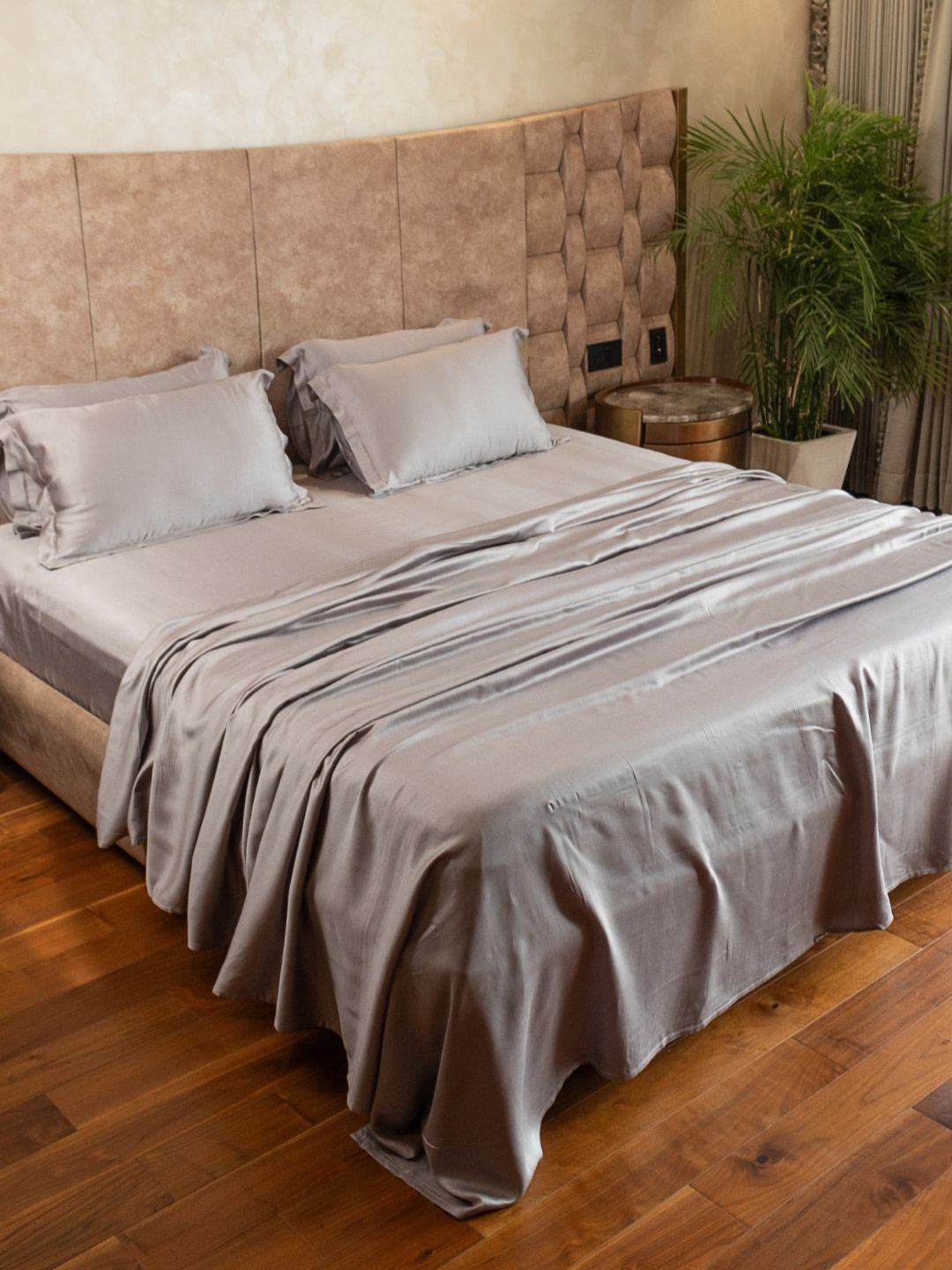 DEBAANS Grey 300 TC King SizeBedsheet Set