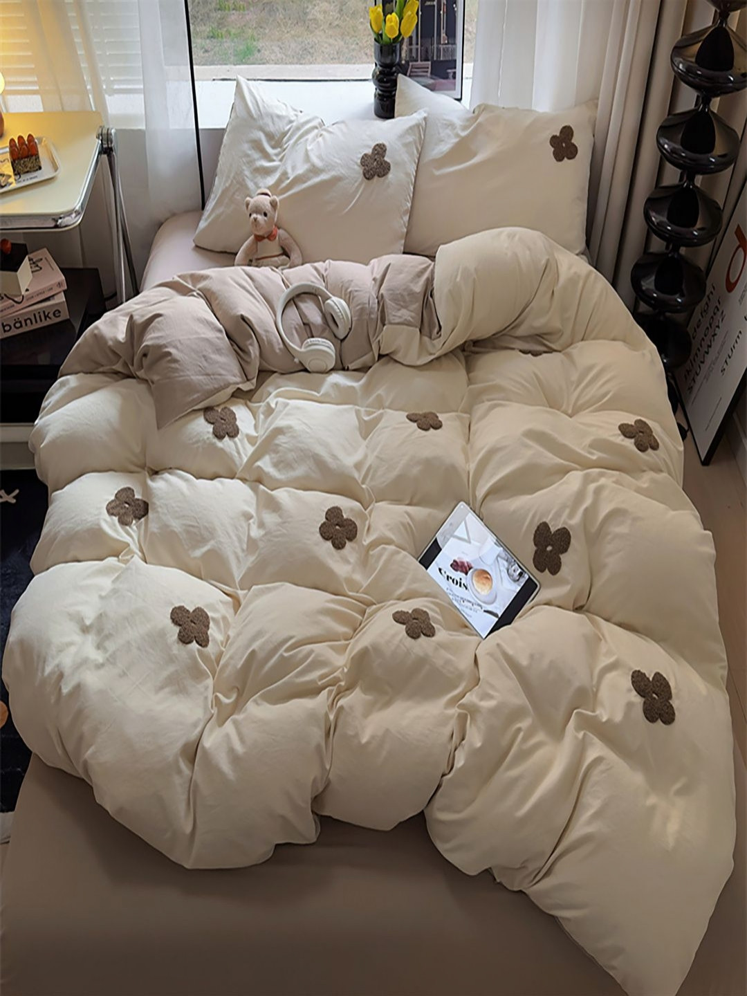 JC HOME Khaki & Cream 4 Pieces Self Design Double Queen AC Room Bedding Set