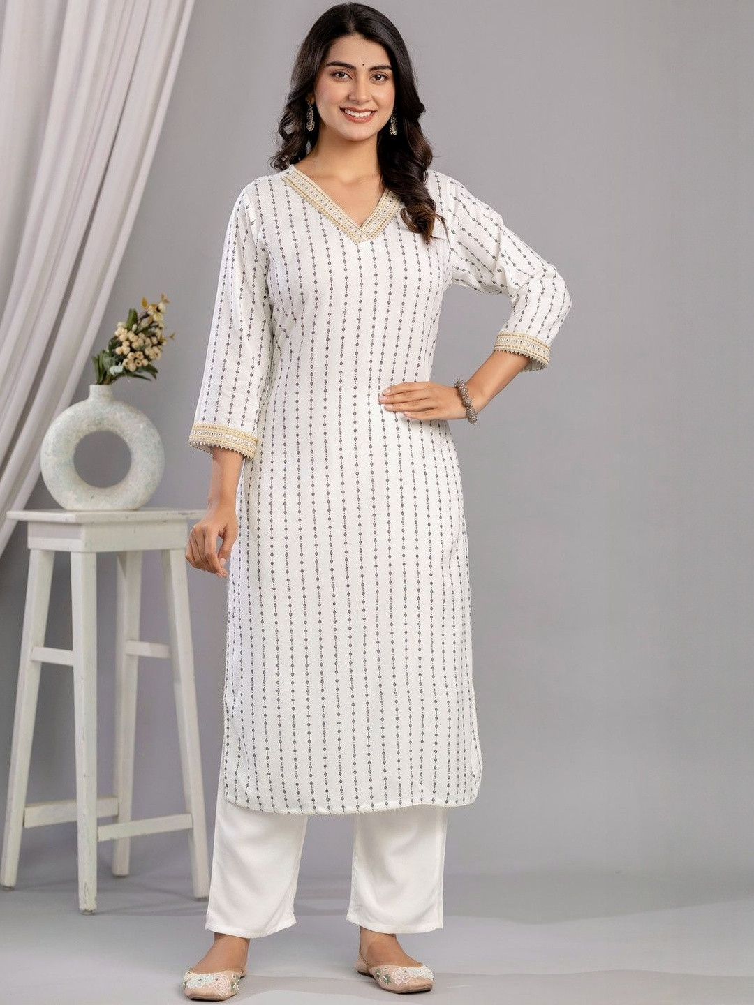 Veshviti Women Ethnic Motifs Printed Regular Gotta Patti Kurta with Palazzos