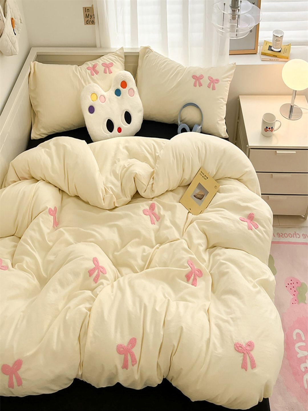 JC HOME Black & Cream-Coloured Quirky Printed Ac Room Double King Bedding Set