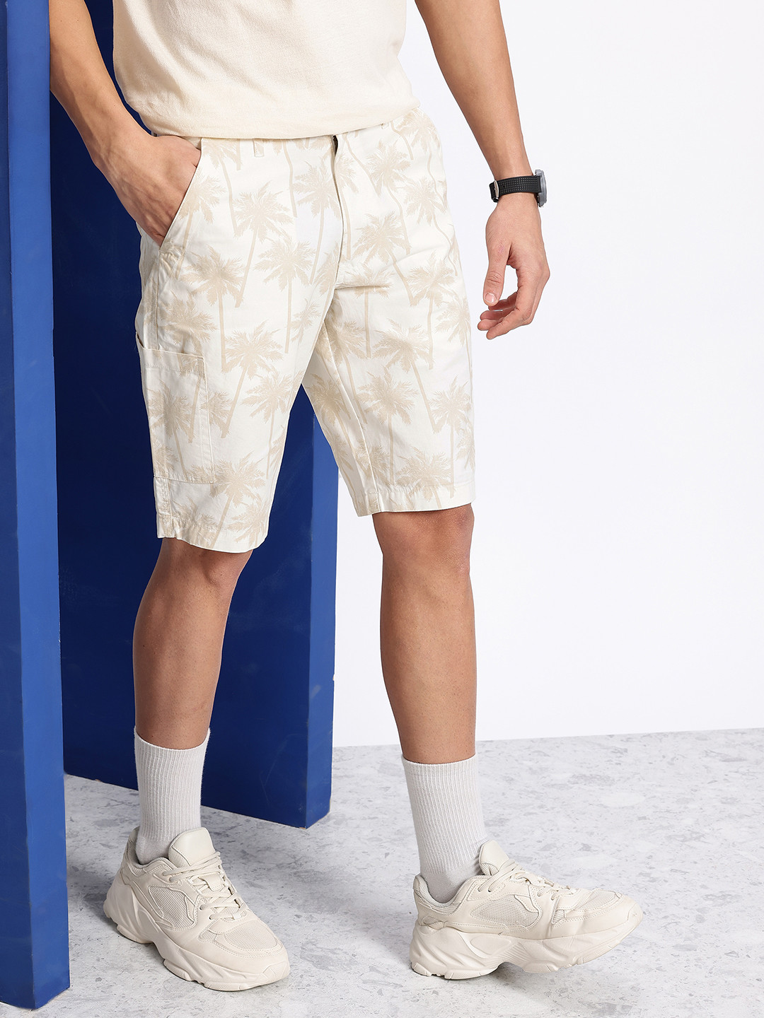 Aeropostale Men Floral Printed Pure Cotton Casual Shorts
