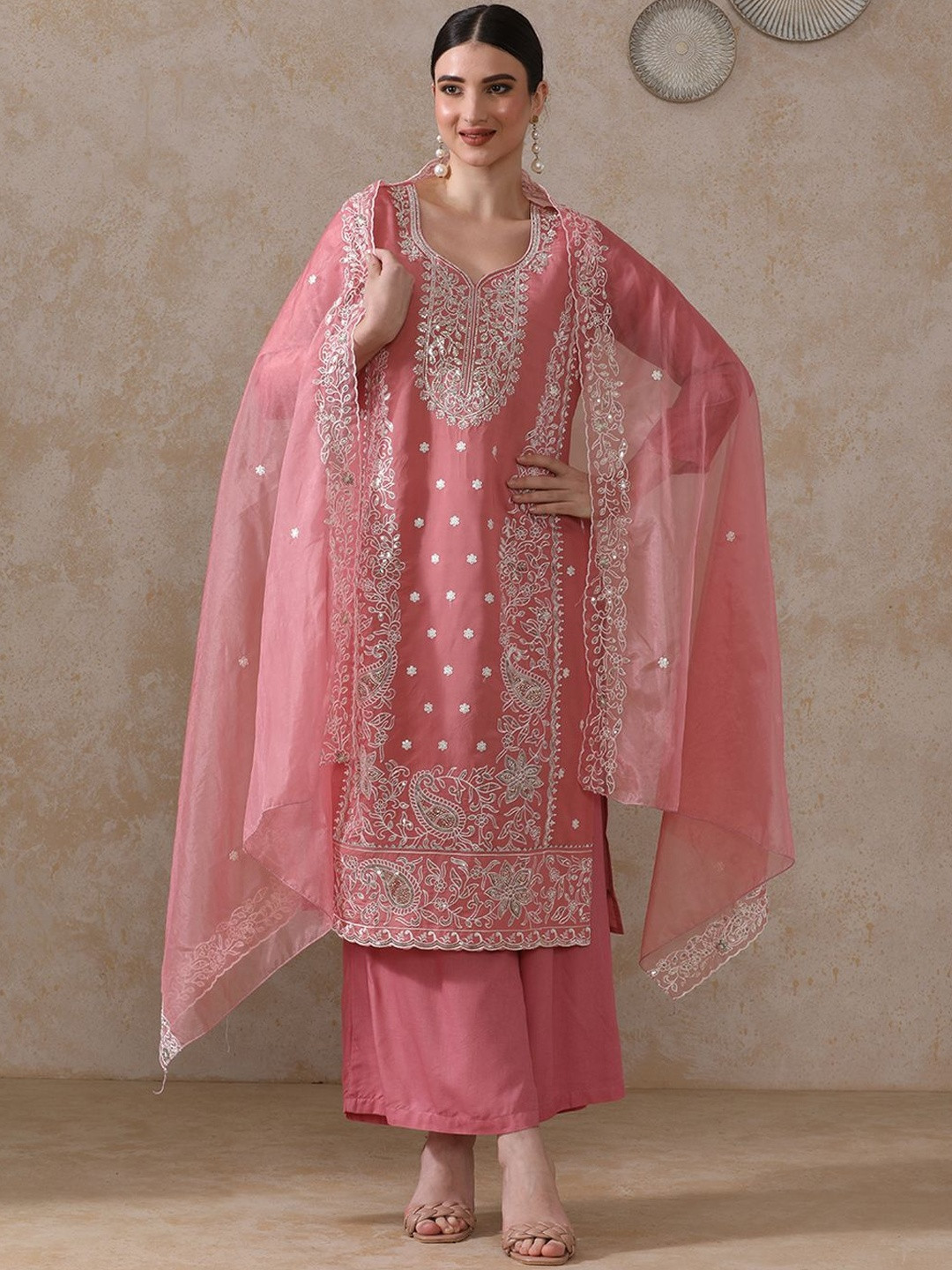 Moara Floral Embroidered Sweetheart Neck Thread Work Kurta & Palazzos With Dupatta