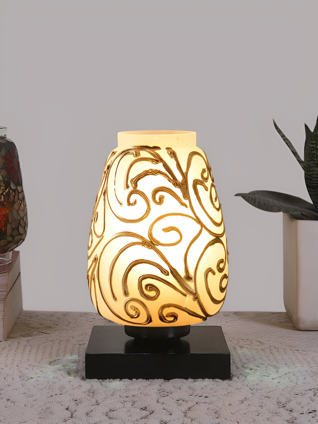 Aura White & Gold Toned Textured Glass Table Lamp With Base