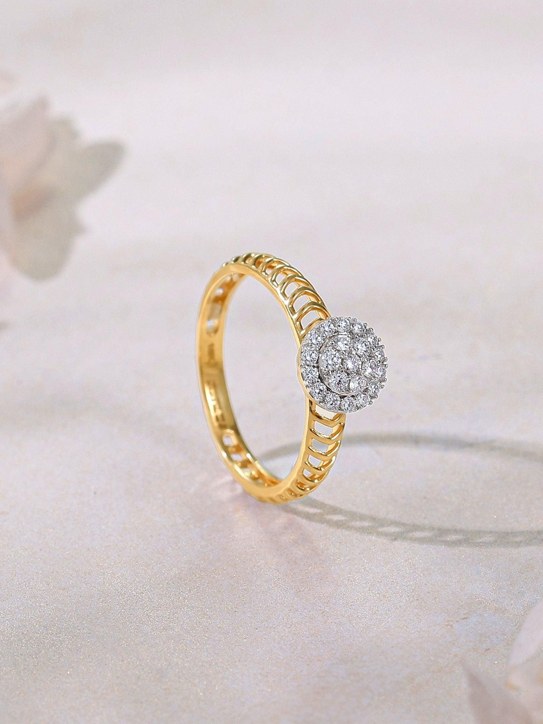 GIVA 14KT Gold Majestic Halo Ring With-1.86 gms