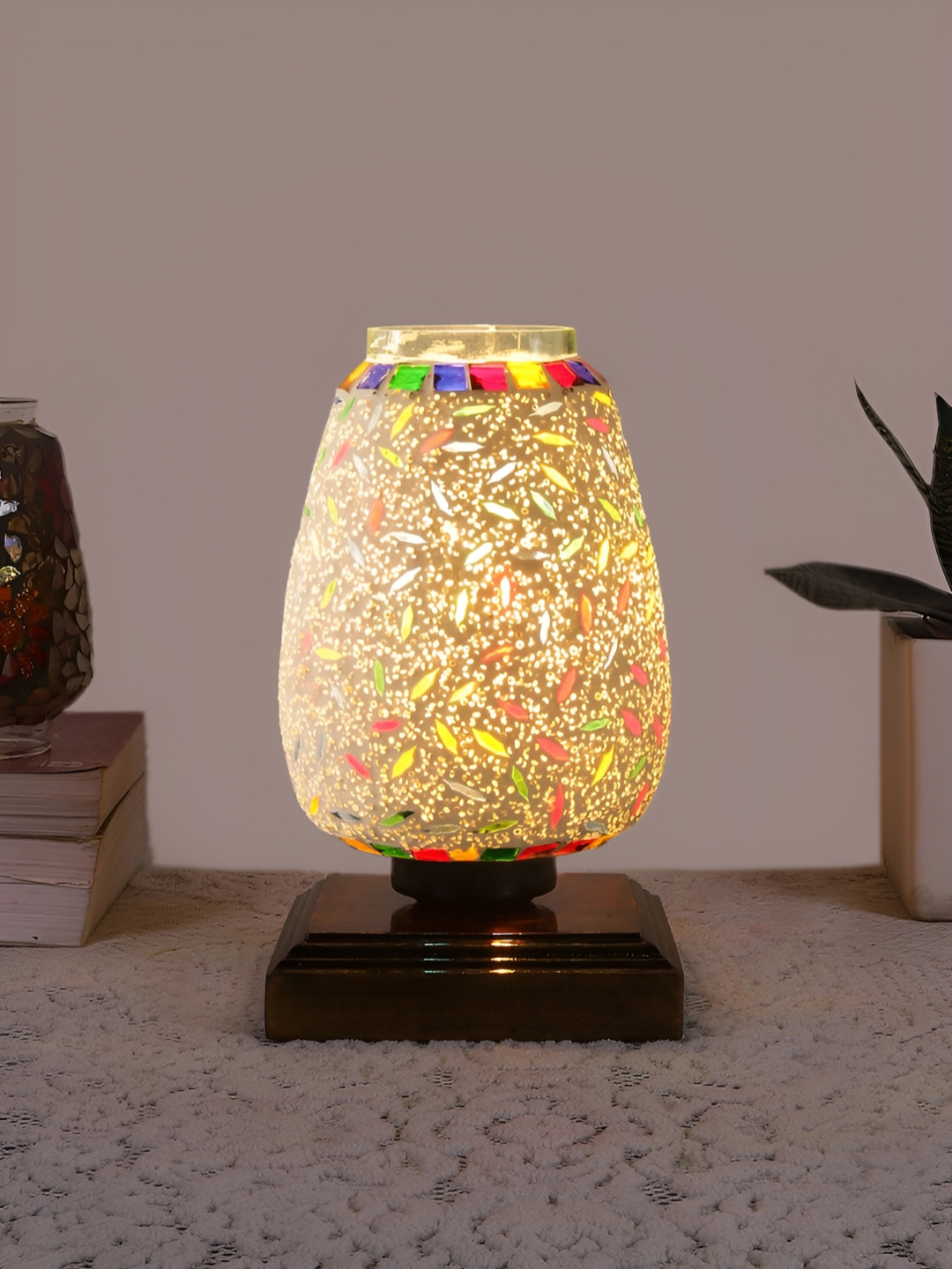 Aura White & Red Textured Glass Table Lamp With Base