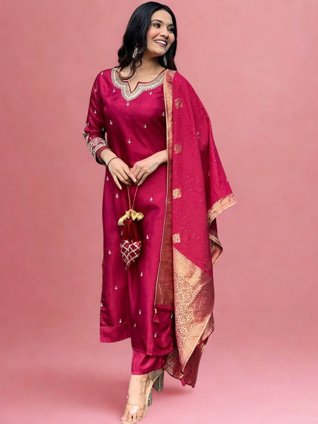CREEPER Embroidered Notch Neck Thread Work Straight Kurta With Trousers & Dupatta