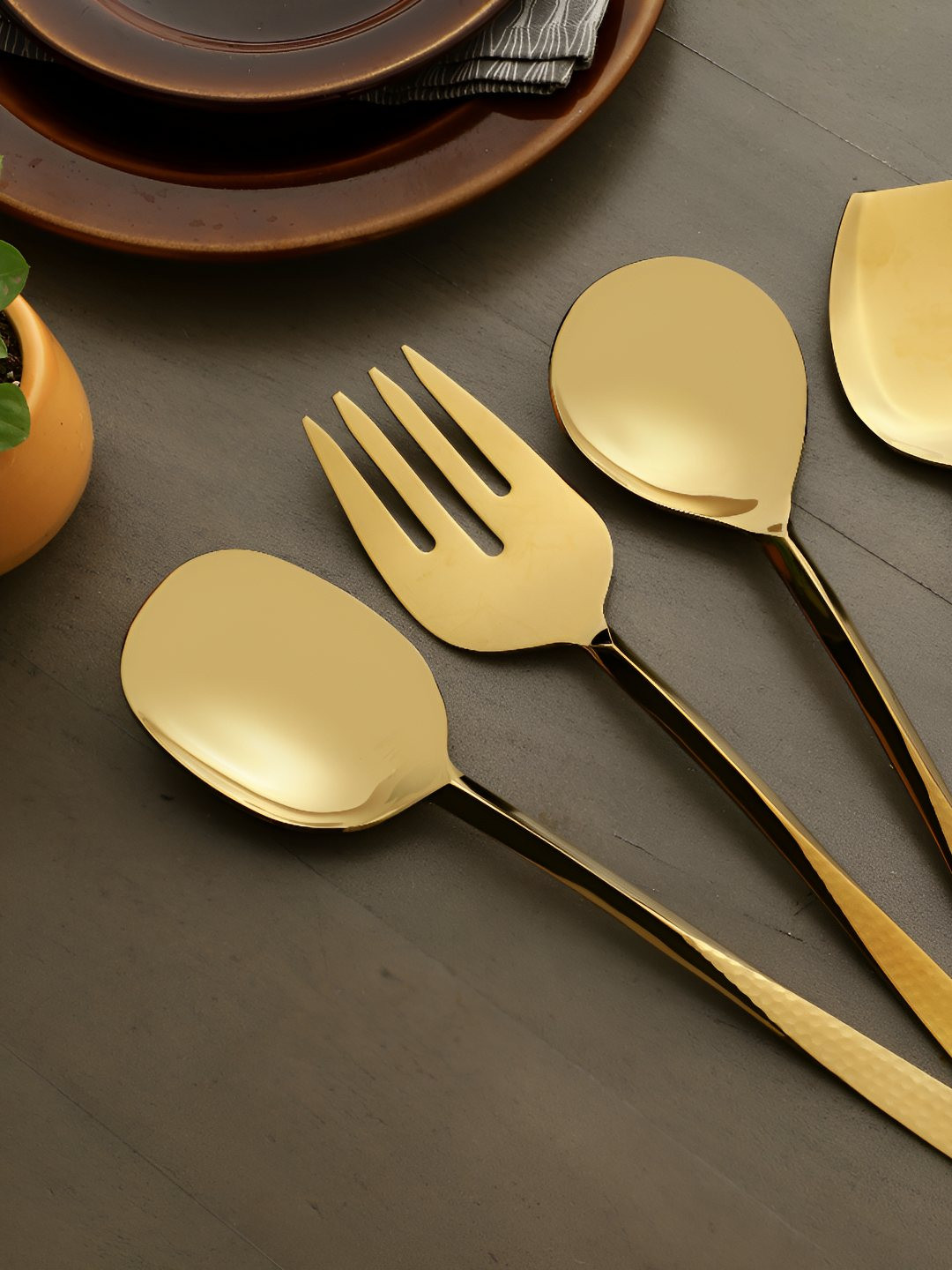 Decor de Maison Gold- Toned 4 Pieces Dune Hammered Steel Serving Cutlery Set