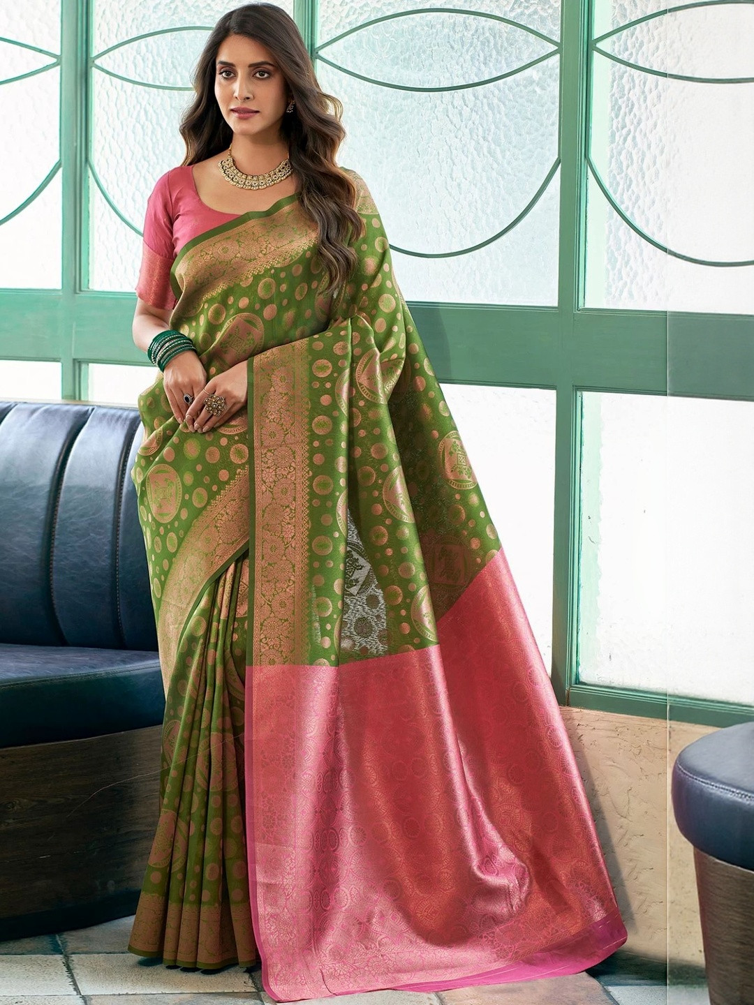 PRIMENIKS Woven Design Zari Kanjeevaram Saree With Blouse Piece