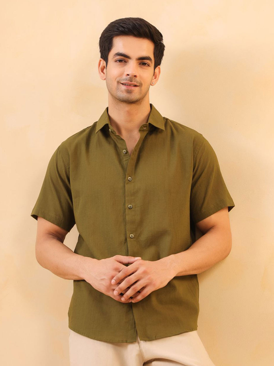 TRULOOM Spread Collar Cotton Casual Shirt