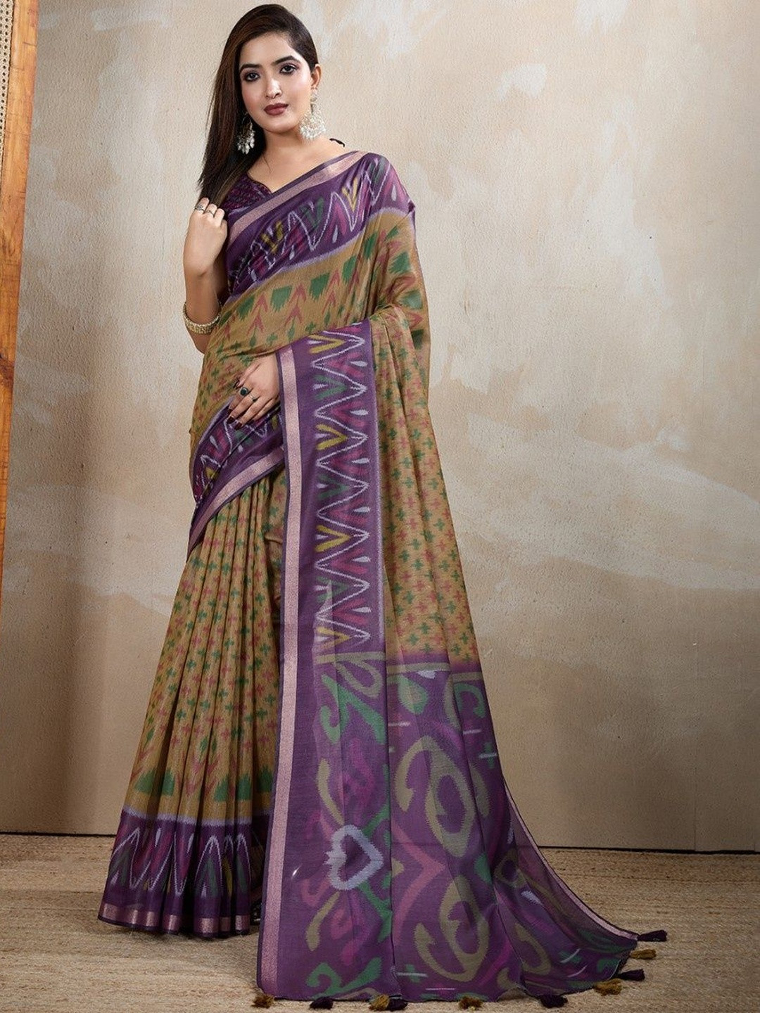Jinesh corporation Geometric Printed Saree With Blouse