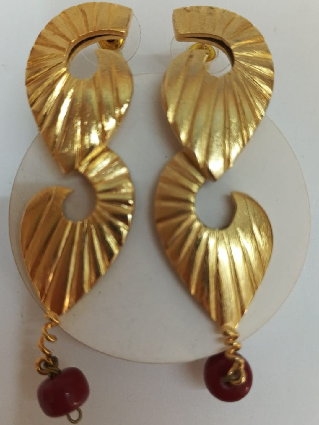 AMALAAN JEWELS Gold-Plated Artificial Beaded Curved Elegance Contemporary Drop Earrings