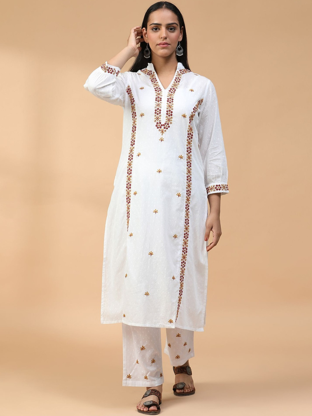 SEMAL HANDICRAFTS Women Ethnic Motifs Embroidered Regular Thread Work Kurta with Trousers