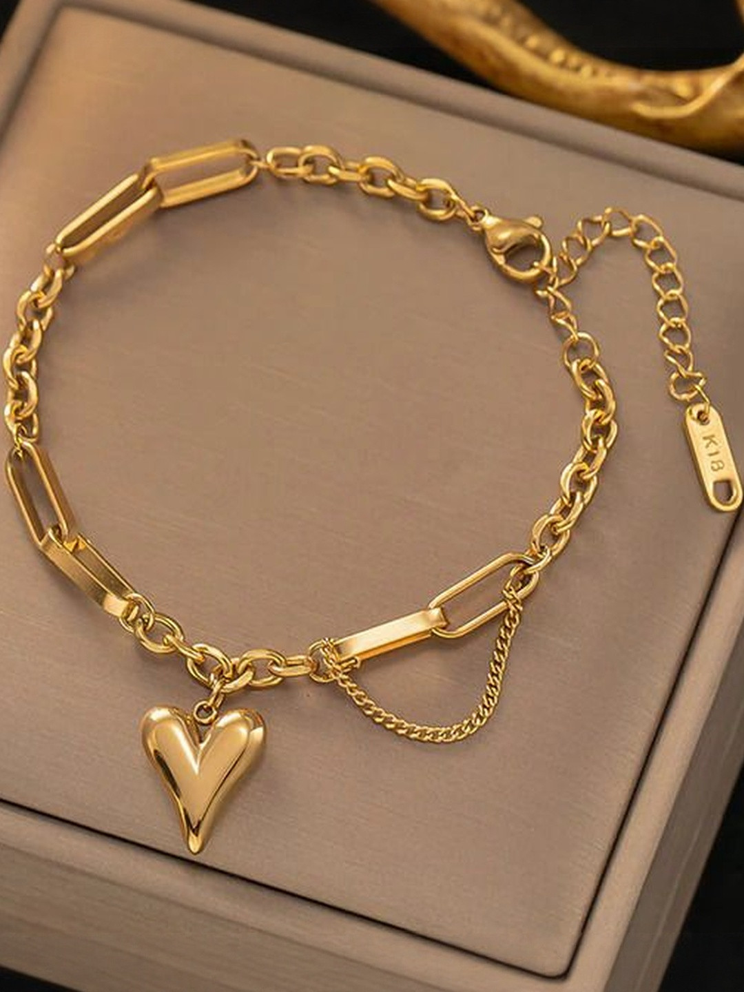 MOON & MUSE Stainless Steel 18K Gold-Plated Anti-Tarnish Link Bracelet