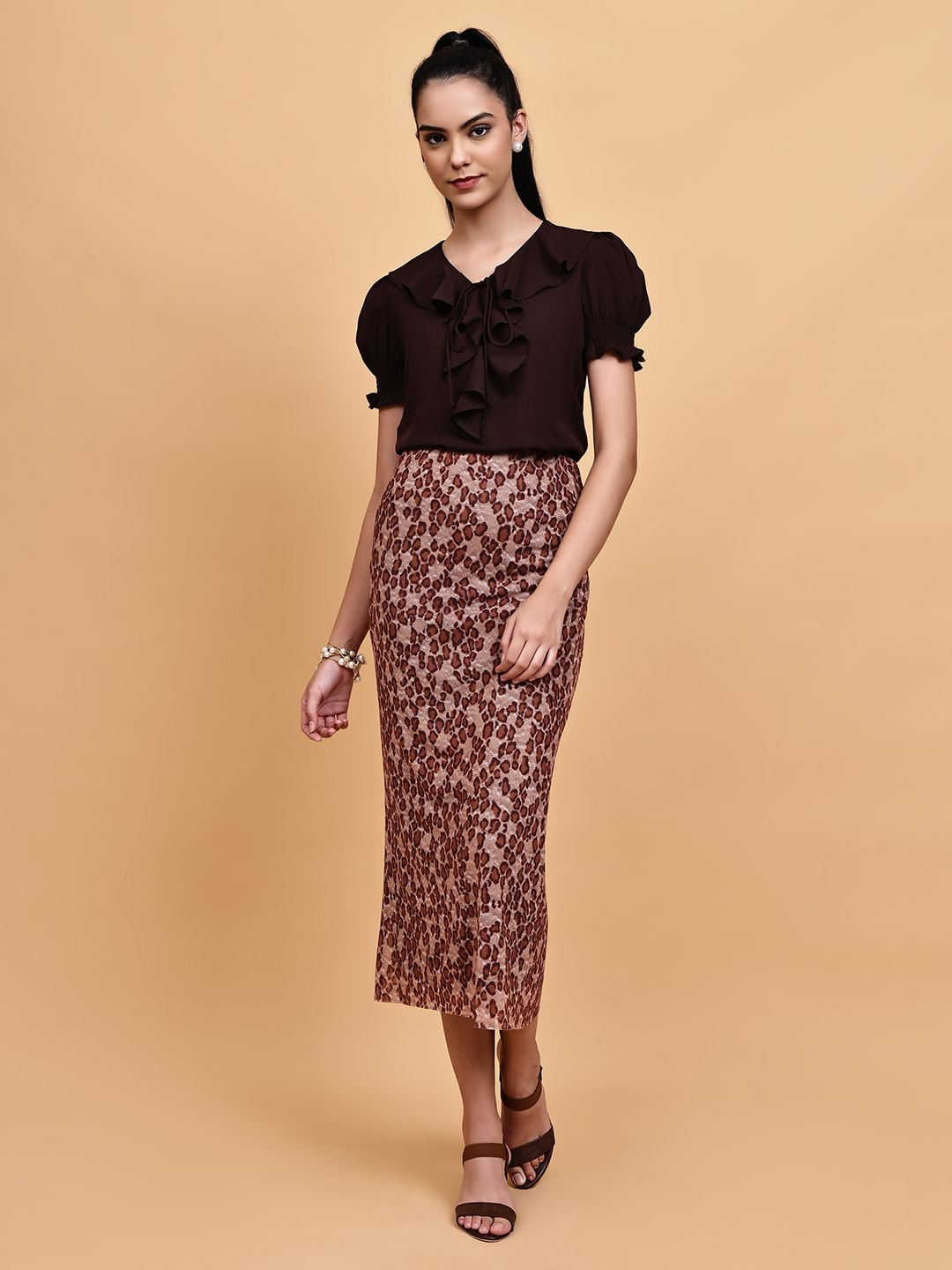 BLANC9 Leopard Printed V-Neck Top With Skirt