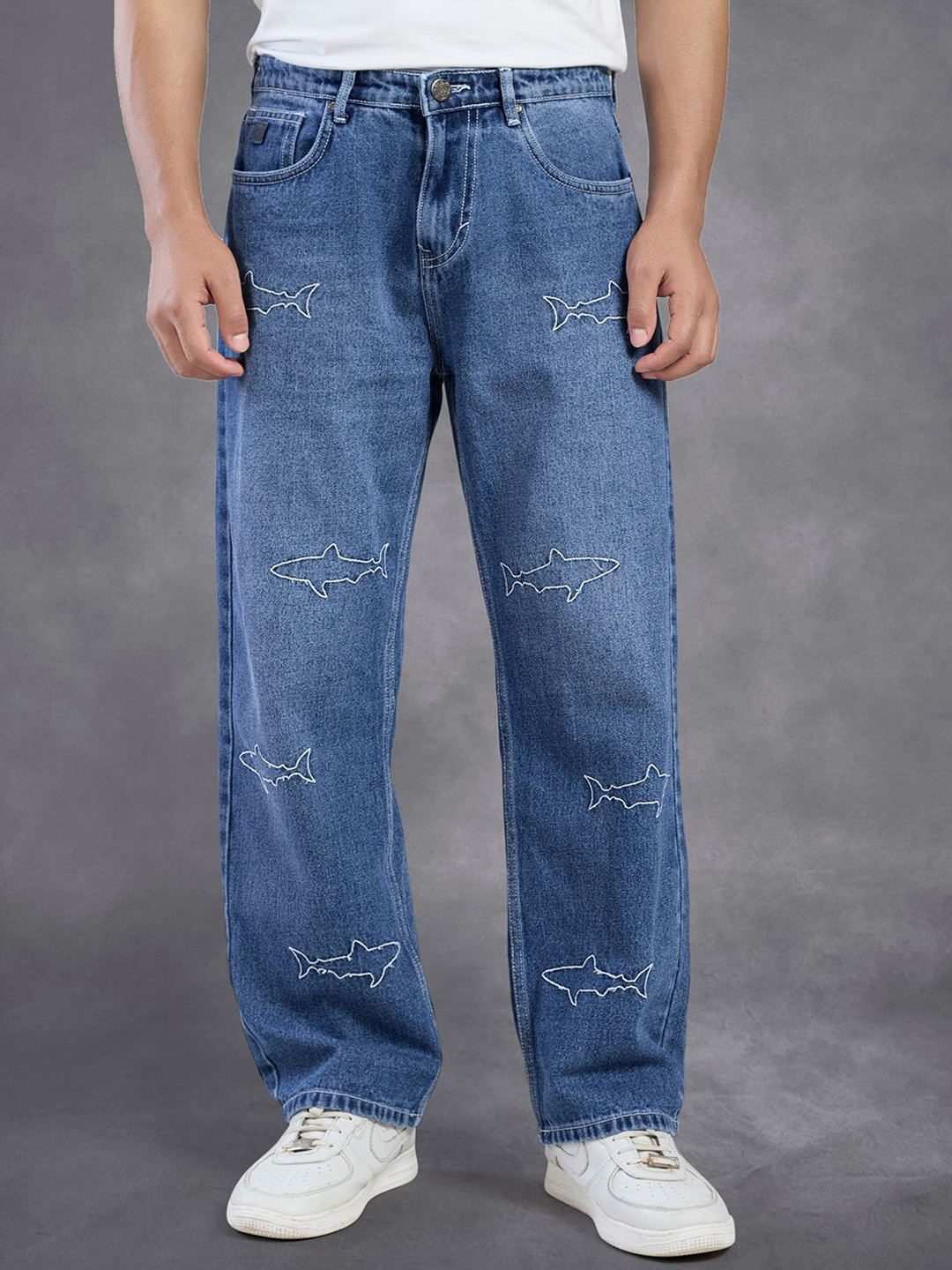 FLYING SHARK Men Relaxed Fit Mid-Rise Light Fade Embroidered Denim Jeans