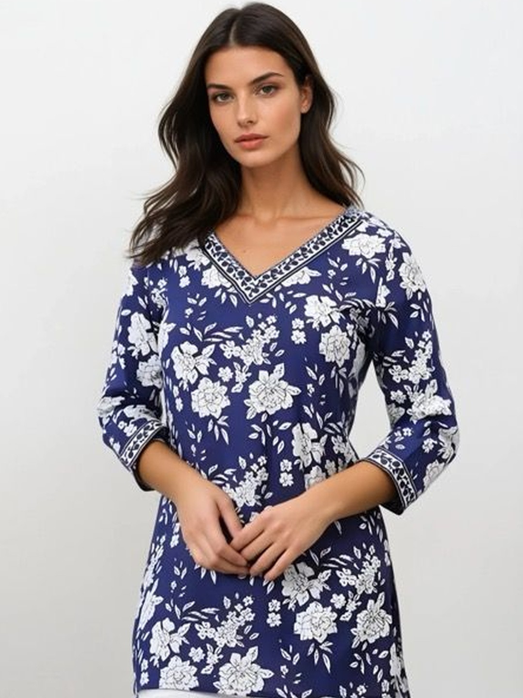 GLAD I MET YOU Women Floral Printed V-Neck Kurti