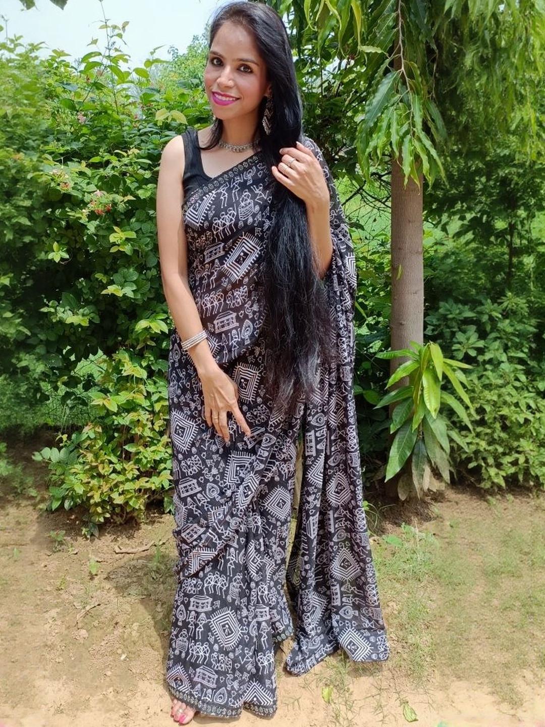 Moda Rapido Women Black Geometric Print Daily Wear Poly Georgette Designer Saree