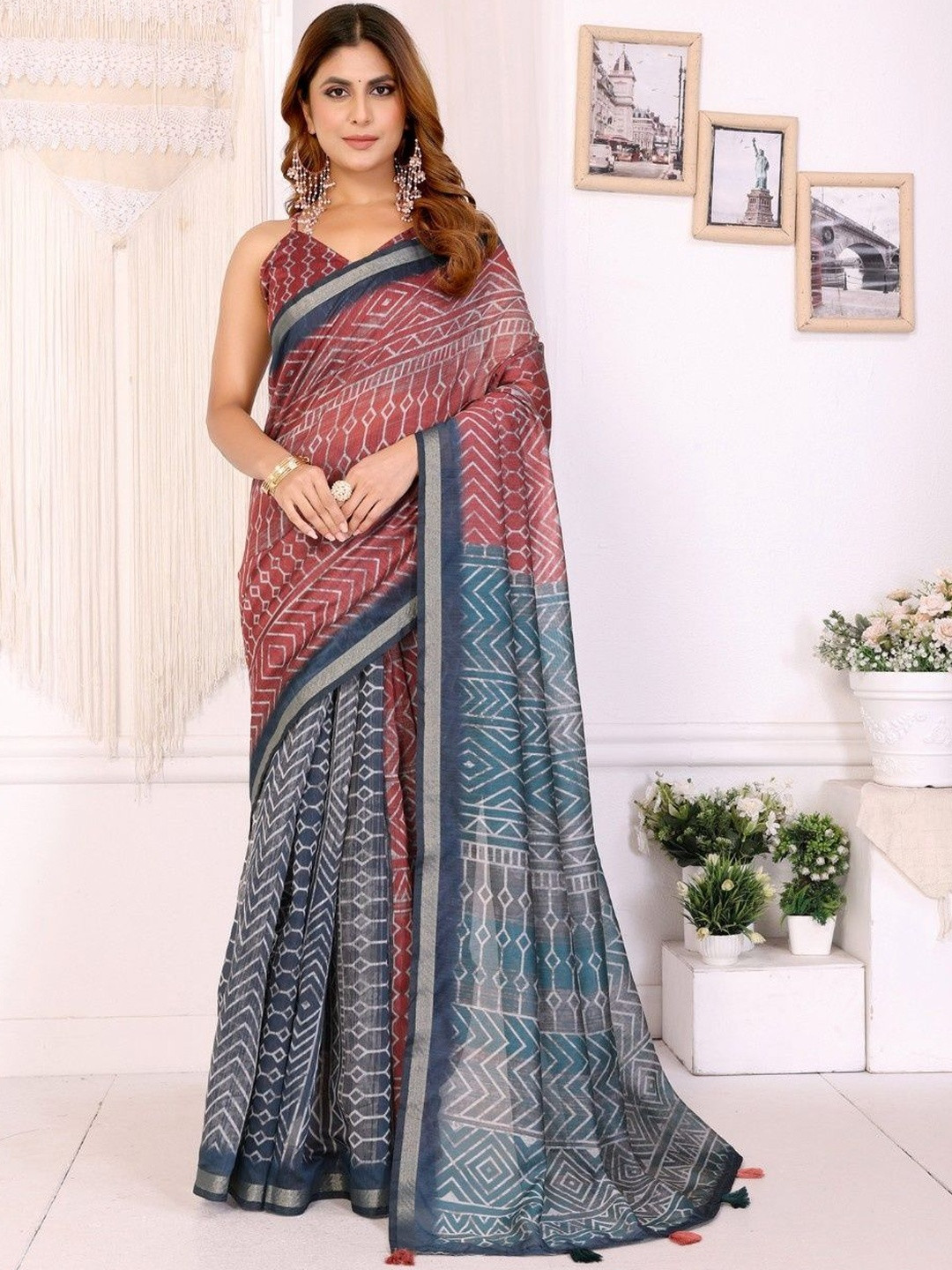 Jinesh corporation Geometric Printed Saree With Blouse