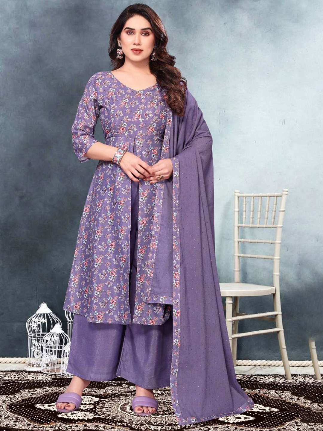 P.F. INDUSTRIES Women Floral Printed Empire Thread Work Kurta Set With Dupatta