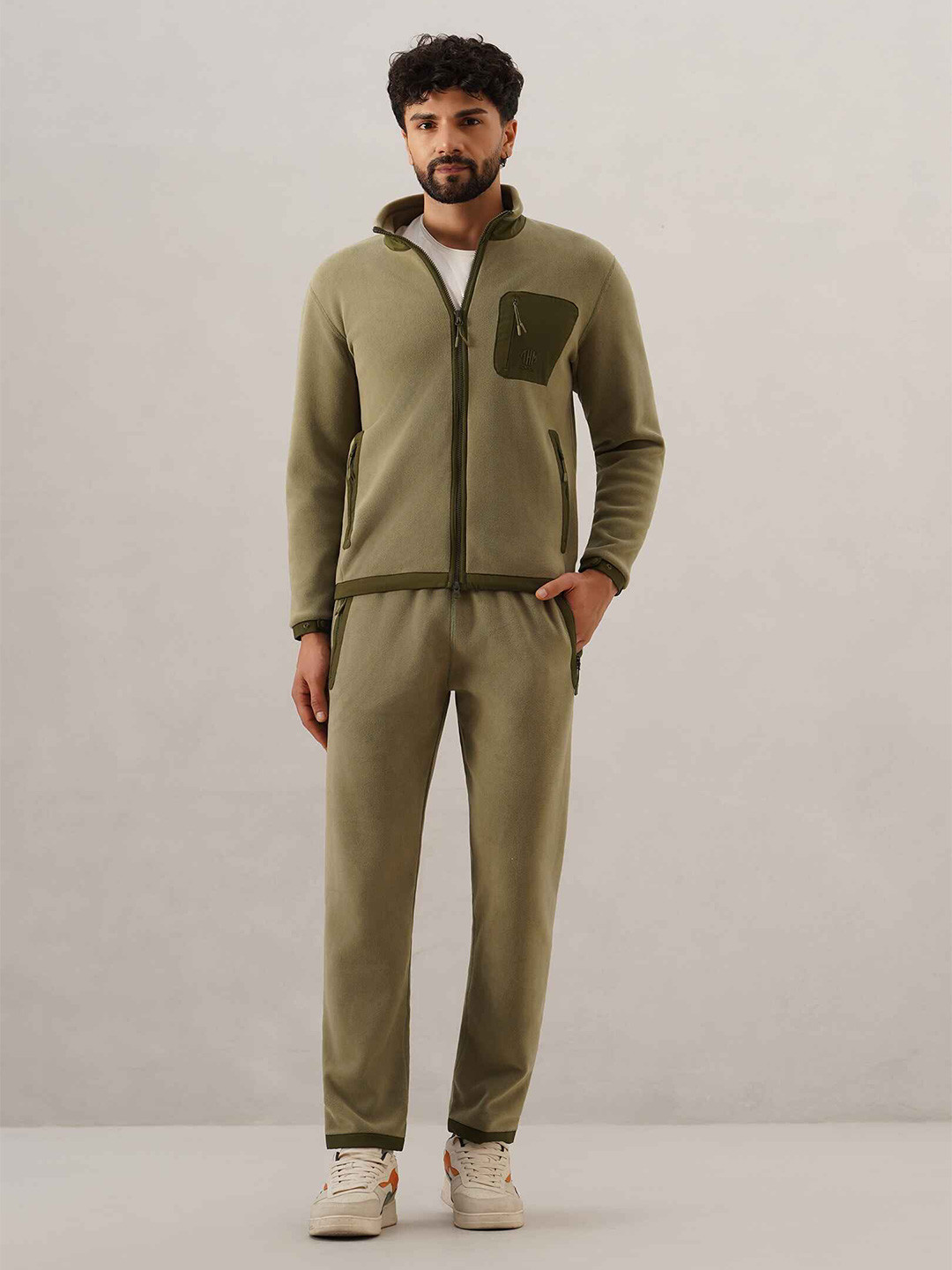 Pearl 7 Men Colourblocked Turtle Neck Long Sleeves Front-Open Sweatshirts