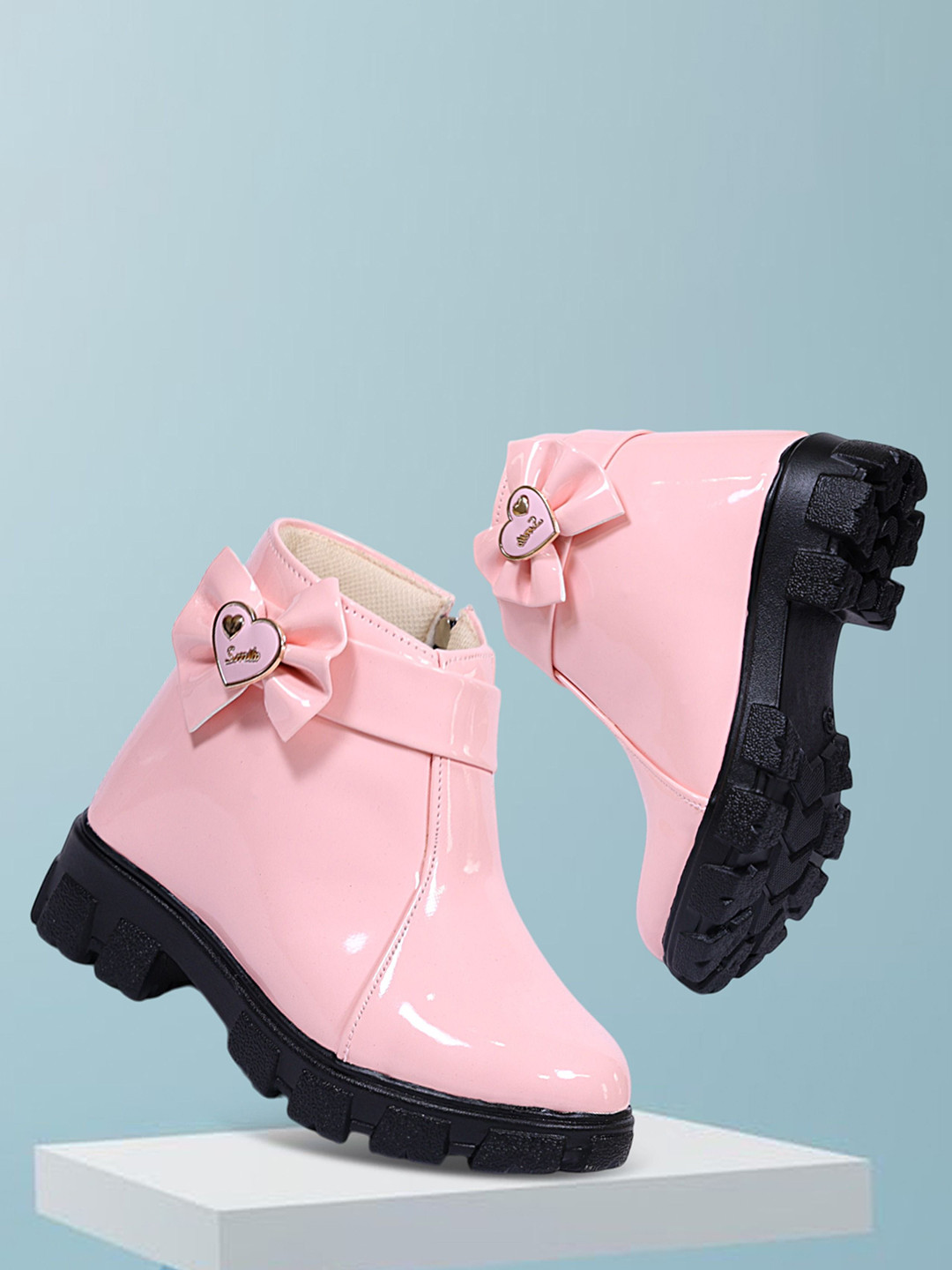 MUKUNDU Girls Round Toe Sneakers
