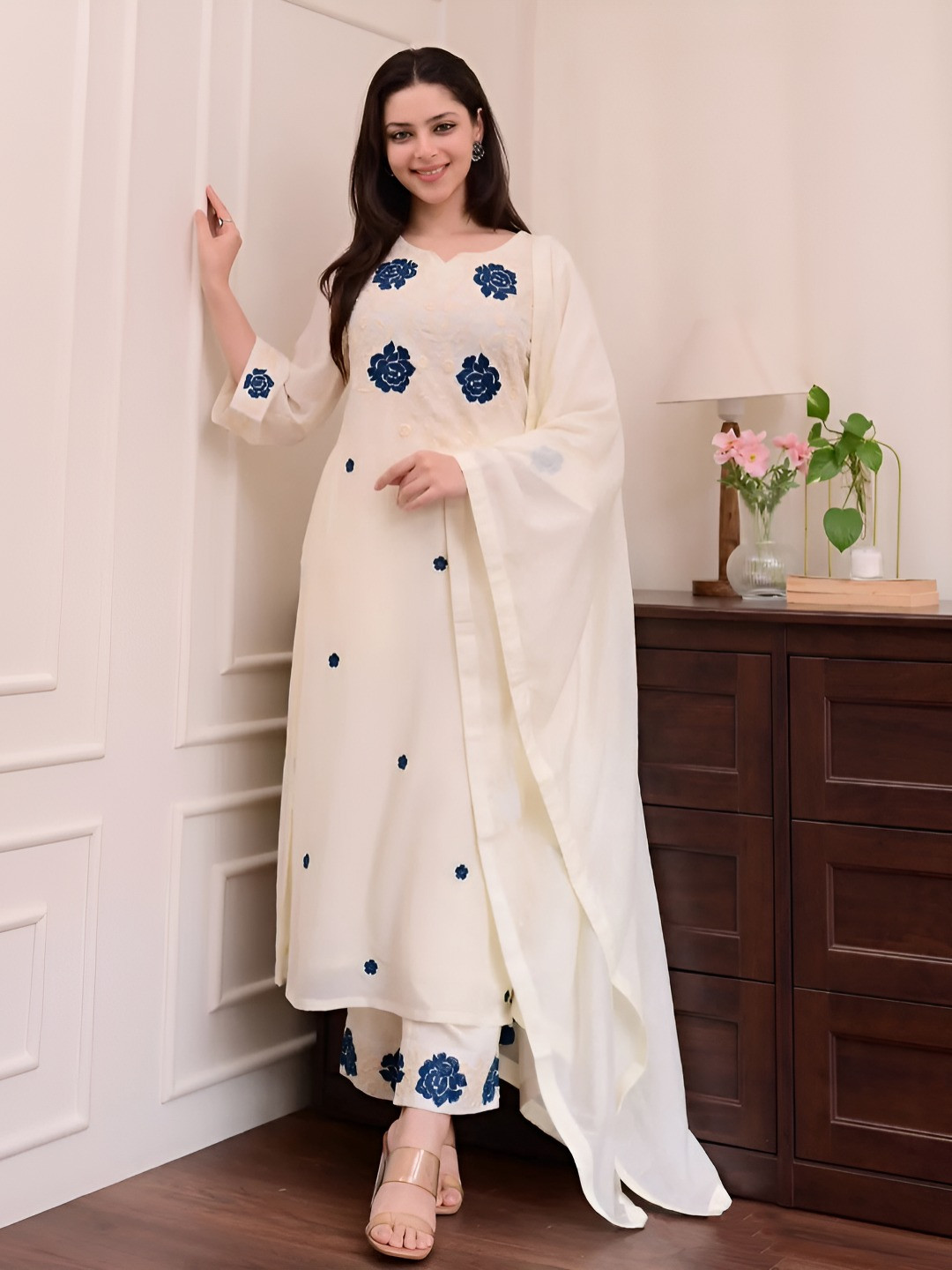 AG TEXTILE Women Thread Work Chanderi Cotton Kurta with Palazzos & Dupatta
