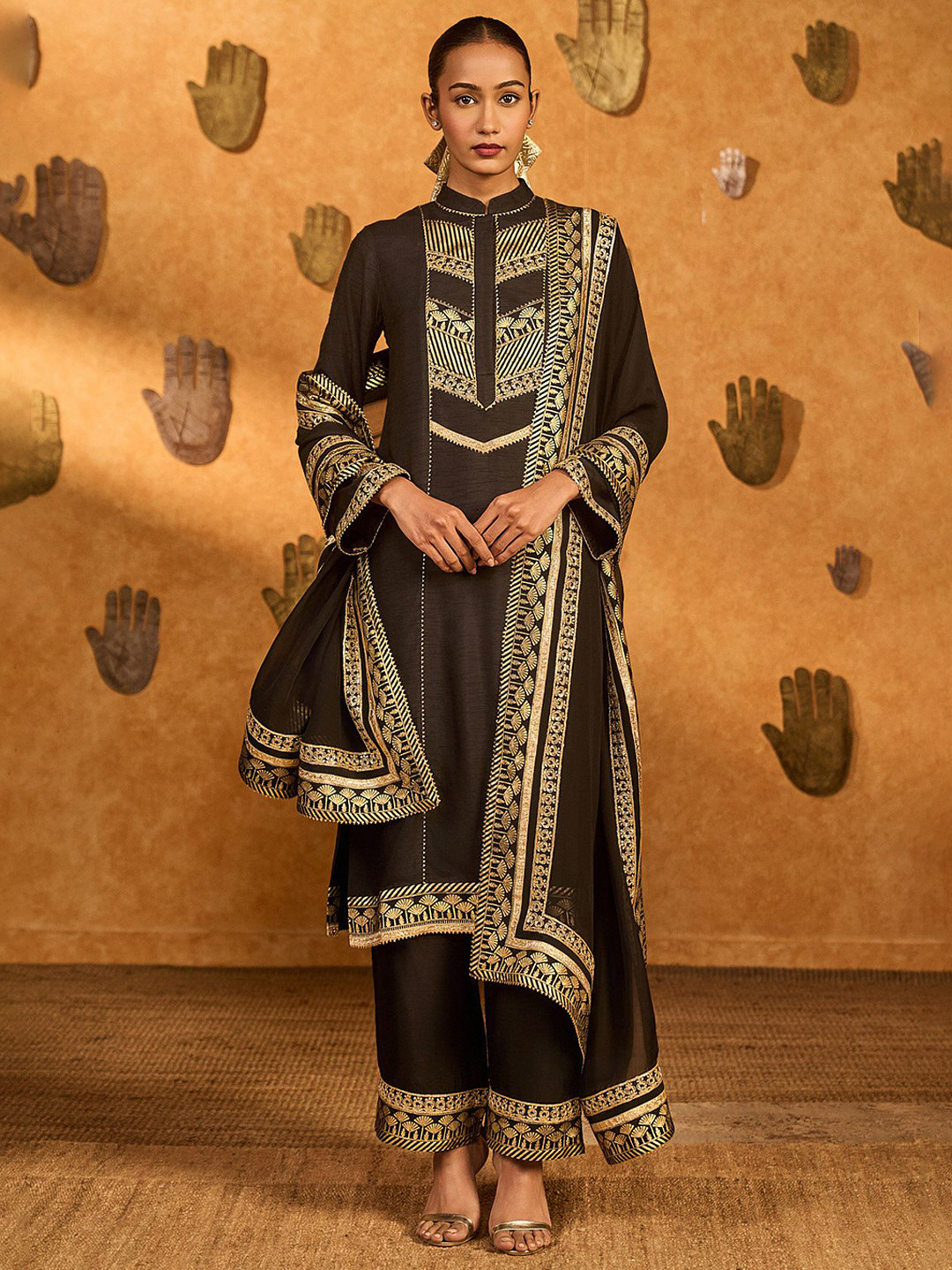 Masaba Women Black Vase Culotte Set