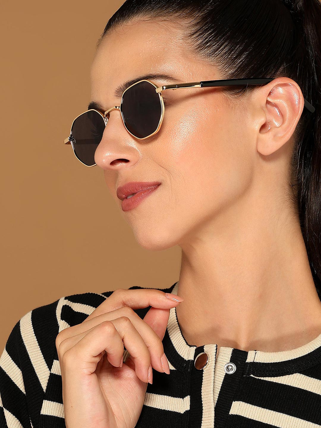 Voyage Unisex Black Round Sunglasses UV Protected Lens