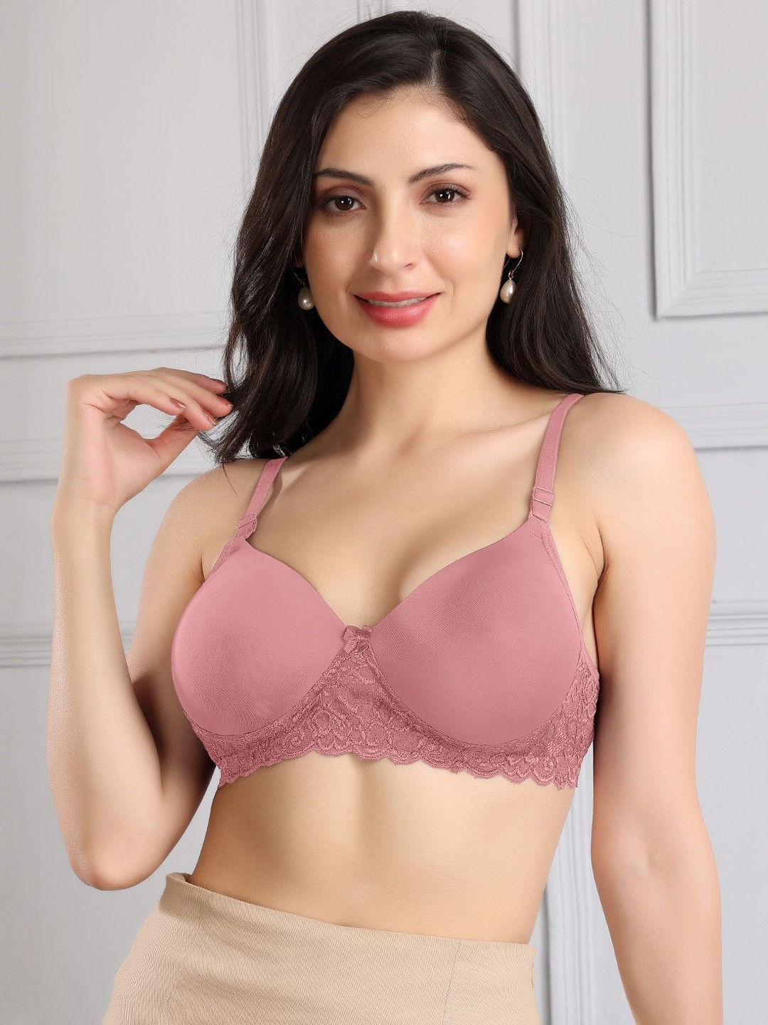 POOJA RAGENEE Lightly Padded Wire-Free Seamless Lace Detailed Everyday Bra