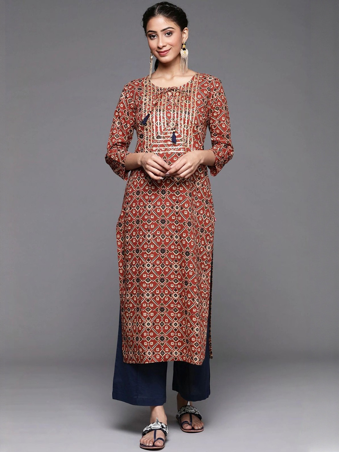 Amayra Women Maroon Cotton Straight Kurtas