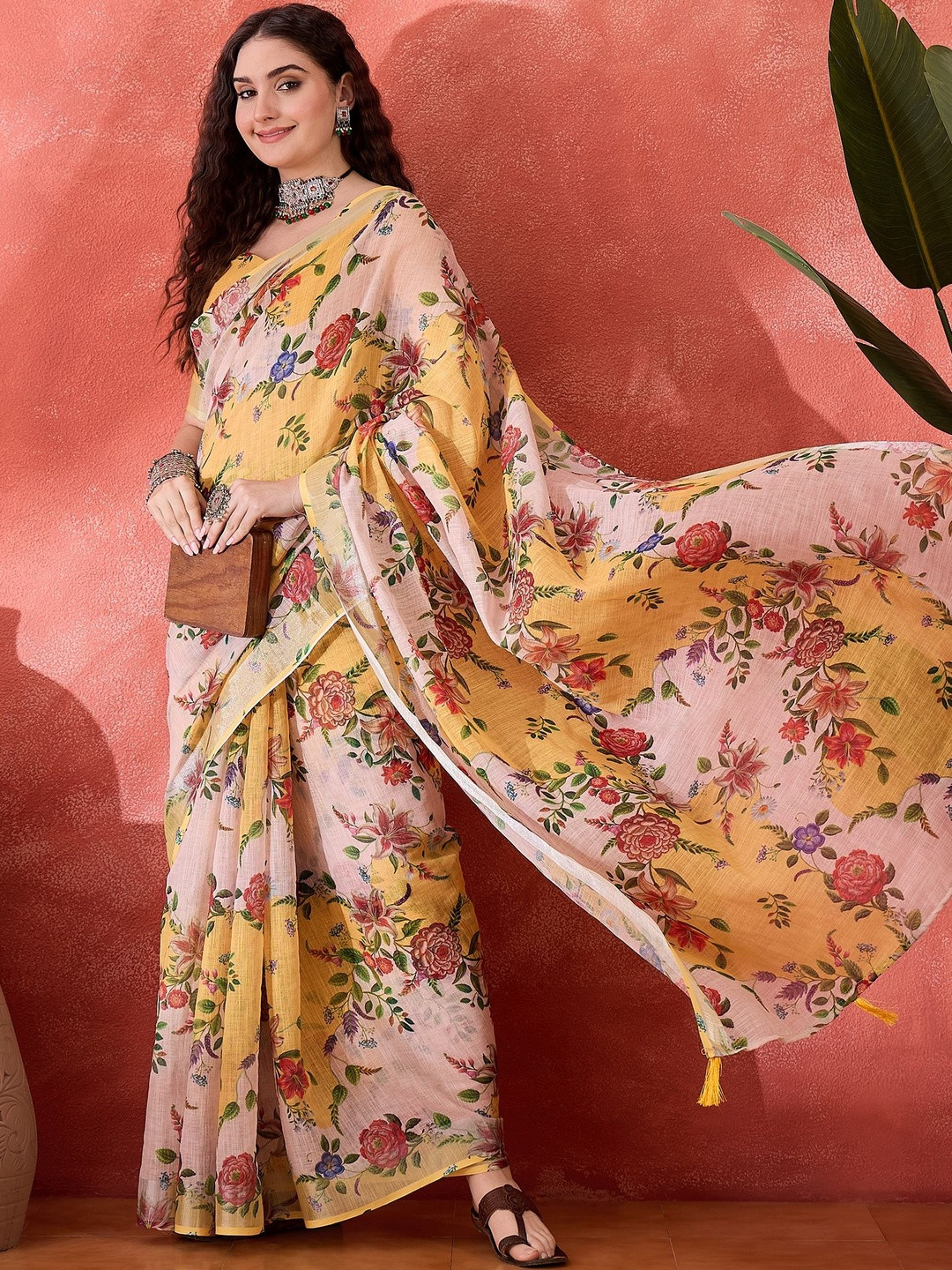 Suha Floral Printed Saree Featuring Modern Digital Patterns
