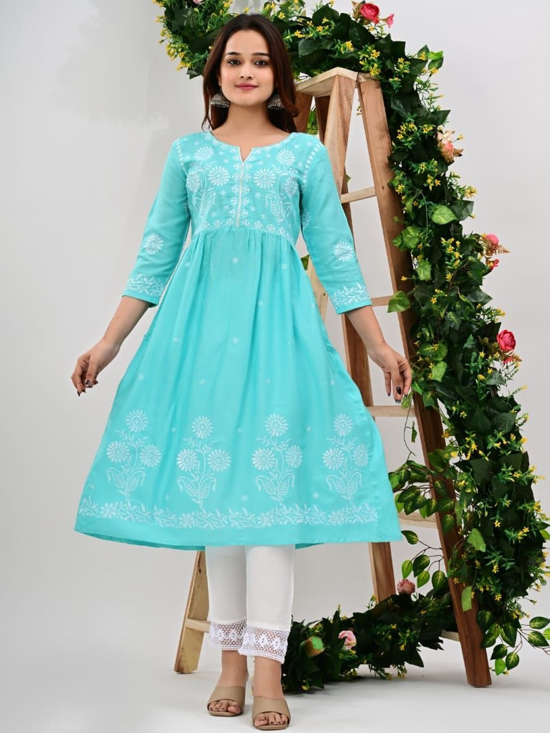 BRAVAL TEXTILE Women Ethnic Motifs Embroidered Empire Chikankari Kurta with Trousers