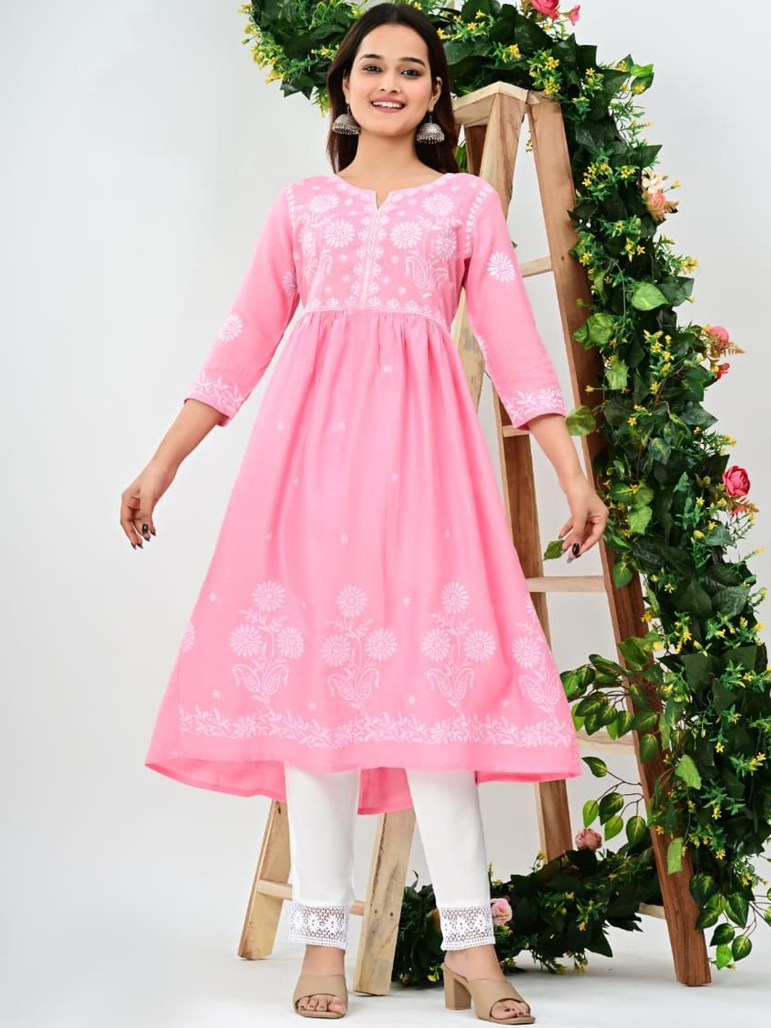 BRAVAL TEXTILE Women Pink Ethnic Motifs Embroidered Empire Thread Work Kurta with Trousers
