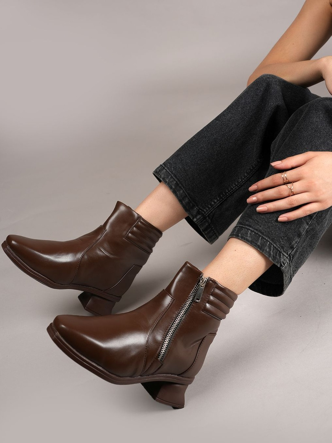 Roadster Women Tan Synthetic Block Heels Quilted Chelsea Boots