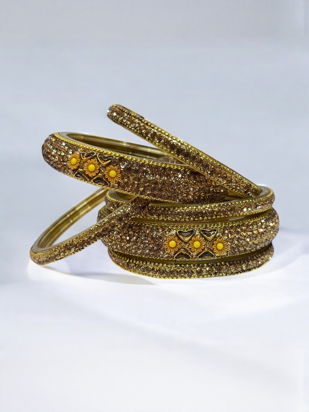 PRIYA KANGAN Women Pack of 6 Glossy Plain Glitter Design Transparent Glass Bangles.