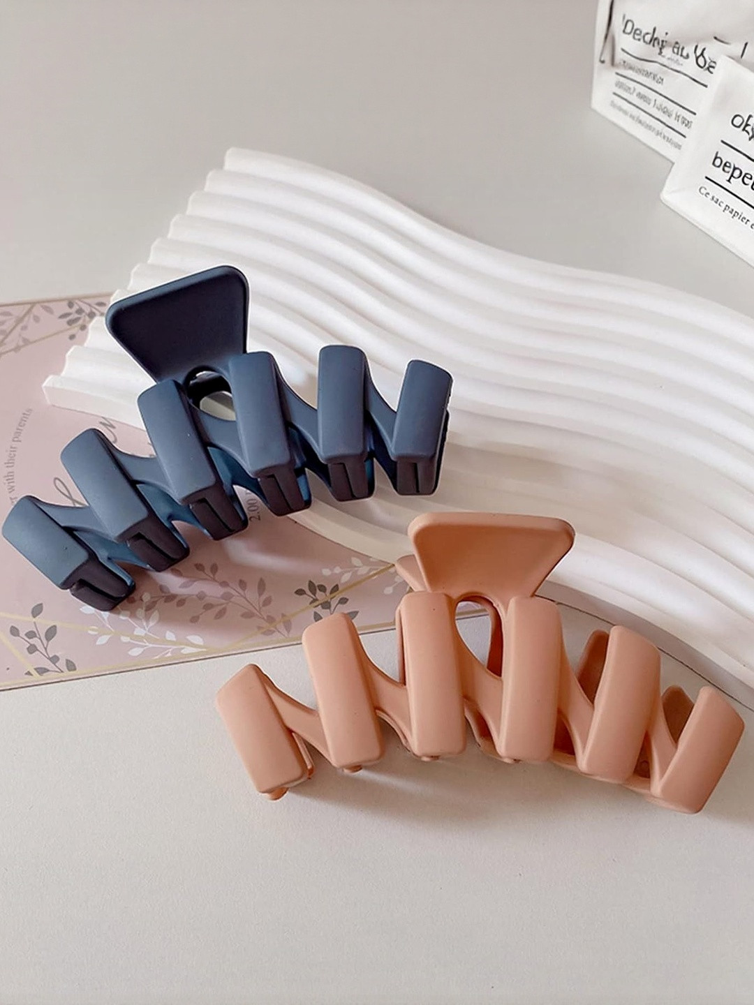 DIVASTRI Women Set of 2 Wavy Zigzag Matte Finish Plastic Hair Claw Clips