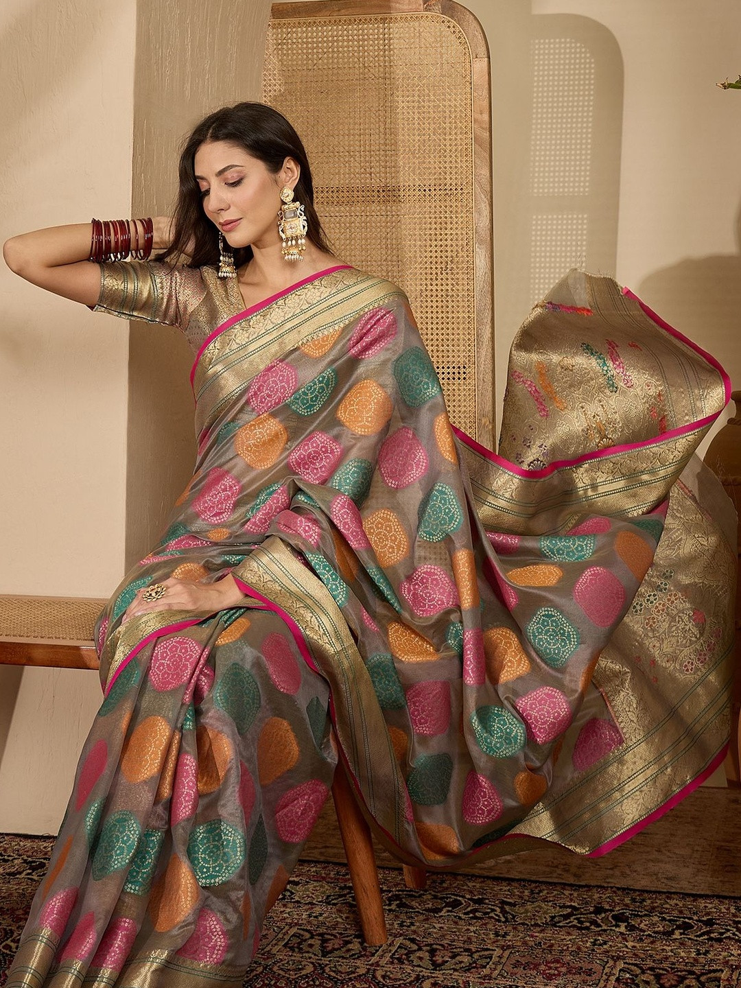 Sangria Woven Design Zari Organza Handloom Saree
