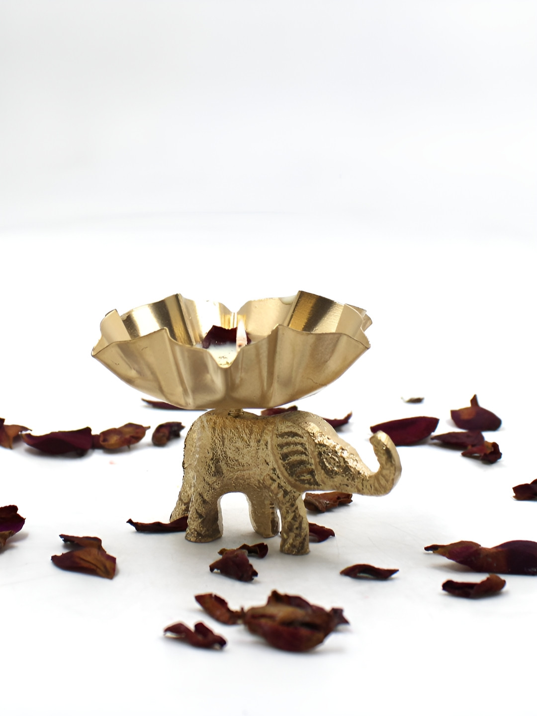 RANDOM Gold-Toned Elephant-Shape Metal-Urli Rose-Fragrant Soy Wax Candle