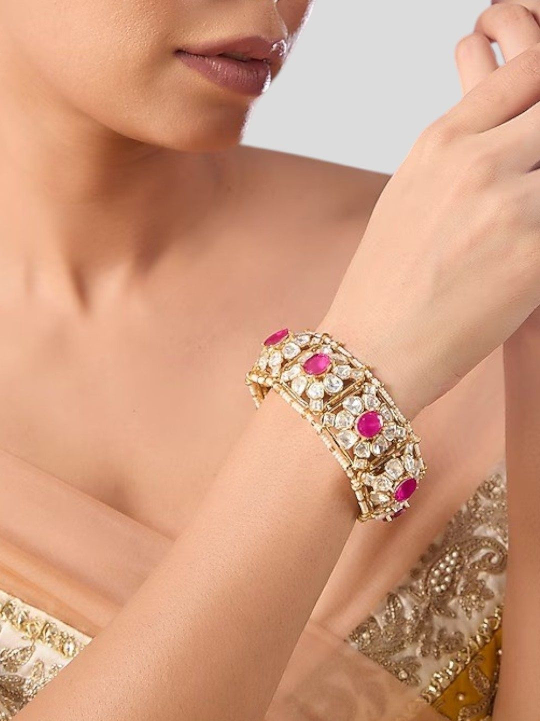 AURAA TRENDS Gold-Plated Kundan Bracelet