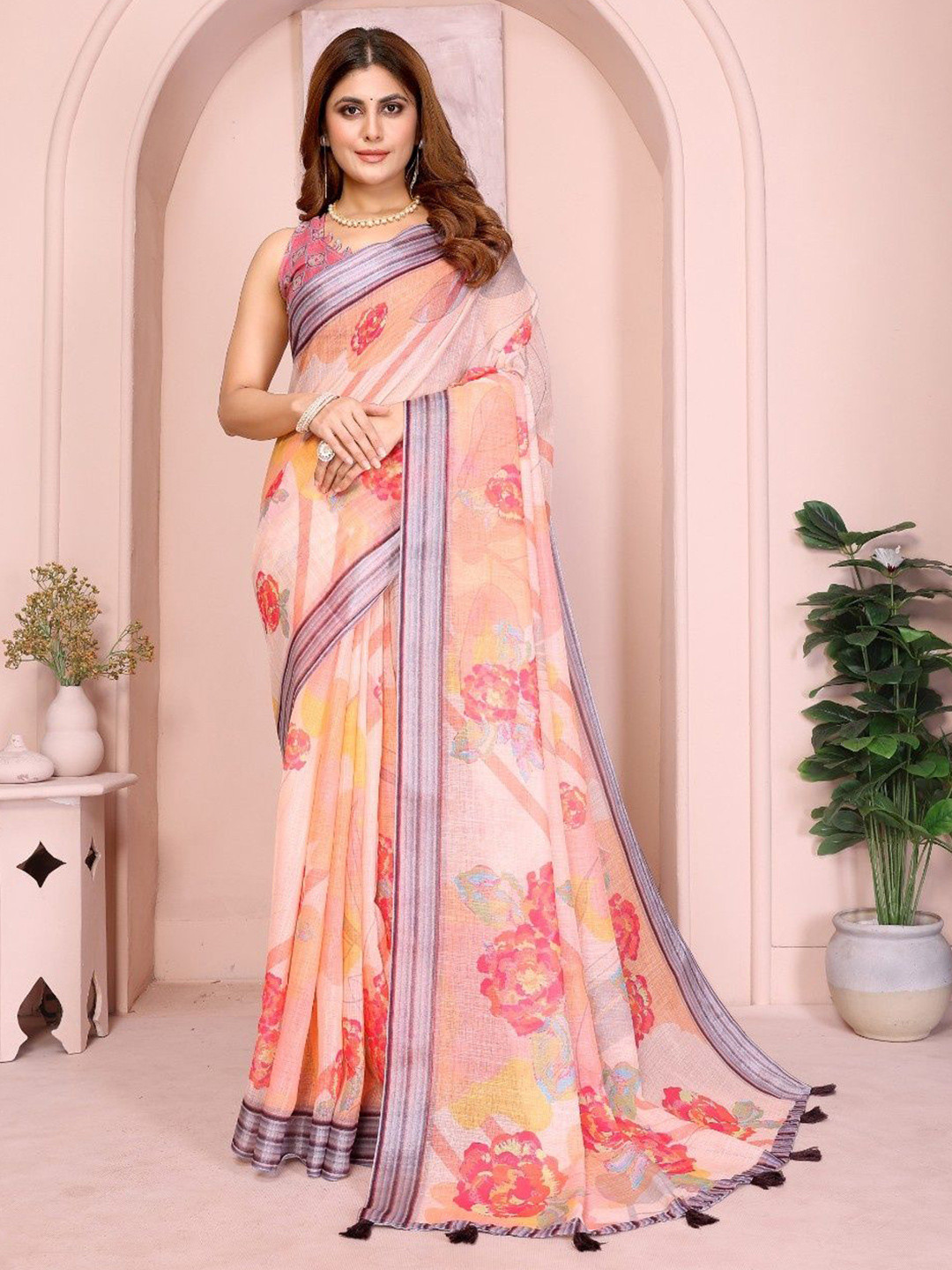 PRISHIL ENTERPRISE Floral Printed Saree