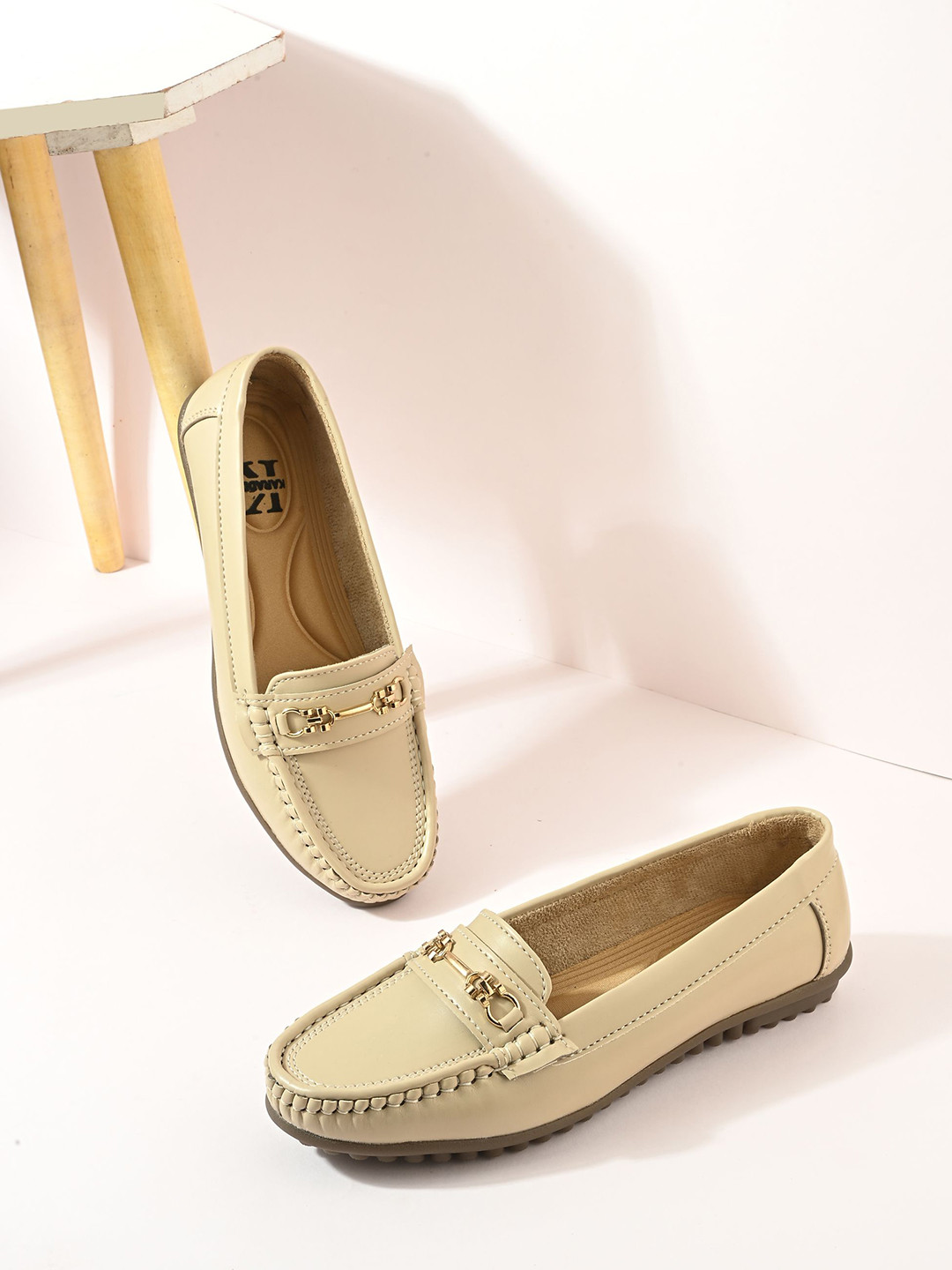 KARADDI Women Comfortable Round Toe Loafers