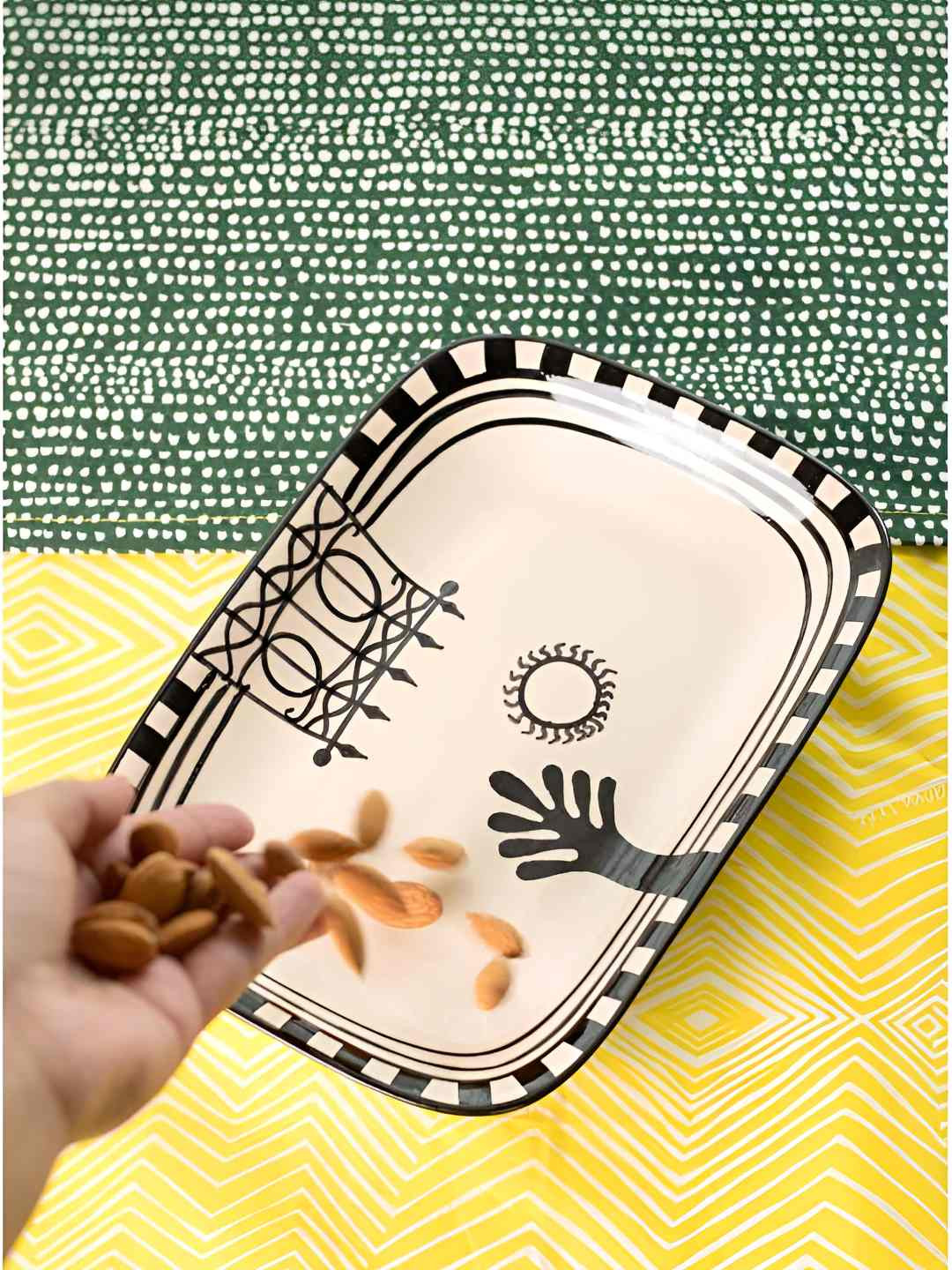 FREEDOM TREE Black & White Ceramic Dishwasher and Microwave Safe Food Platter