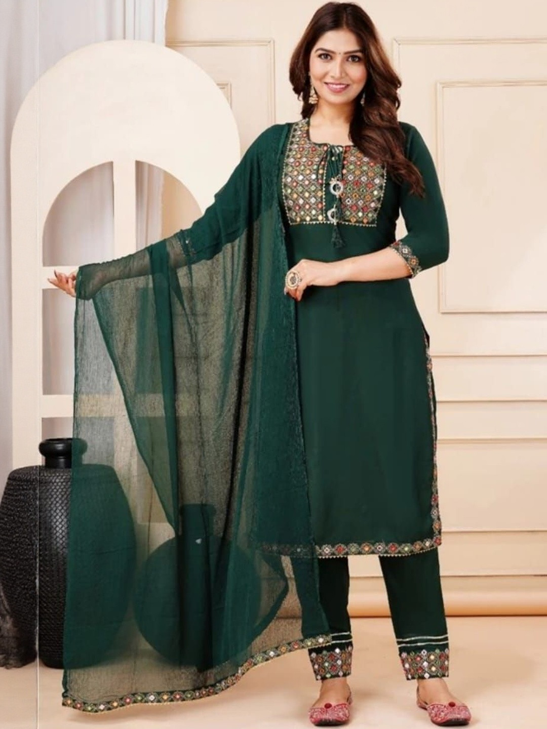 HIRA FASHION Women Green Mirror Work Embroidered Kurta & Pajama With Dupatta