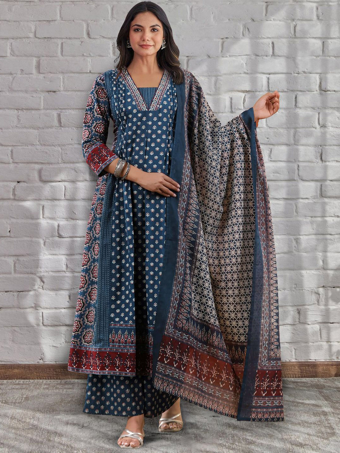 KERI PERRY Women Ethnic Motifs Printed Panelled Kurta & Palazzos With Dupatta