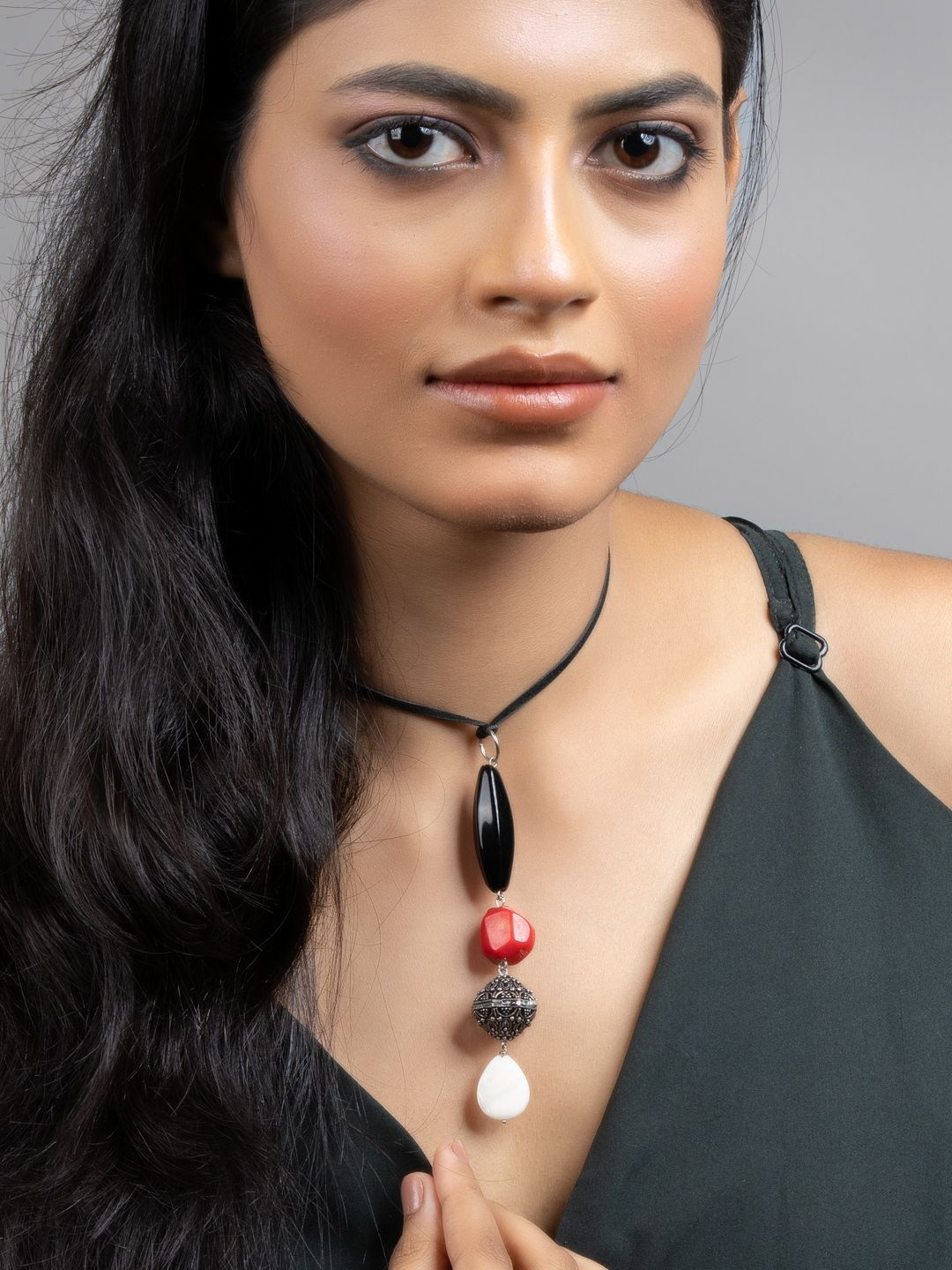 Look and Adorn Women White Red Pearl German Silver Necklace
