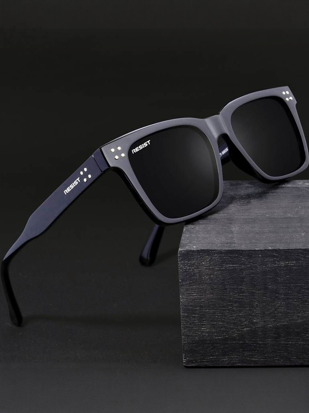 Arzonai Unisex Black Lens & Frame Square Sunglasses