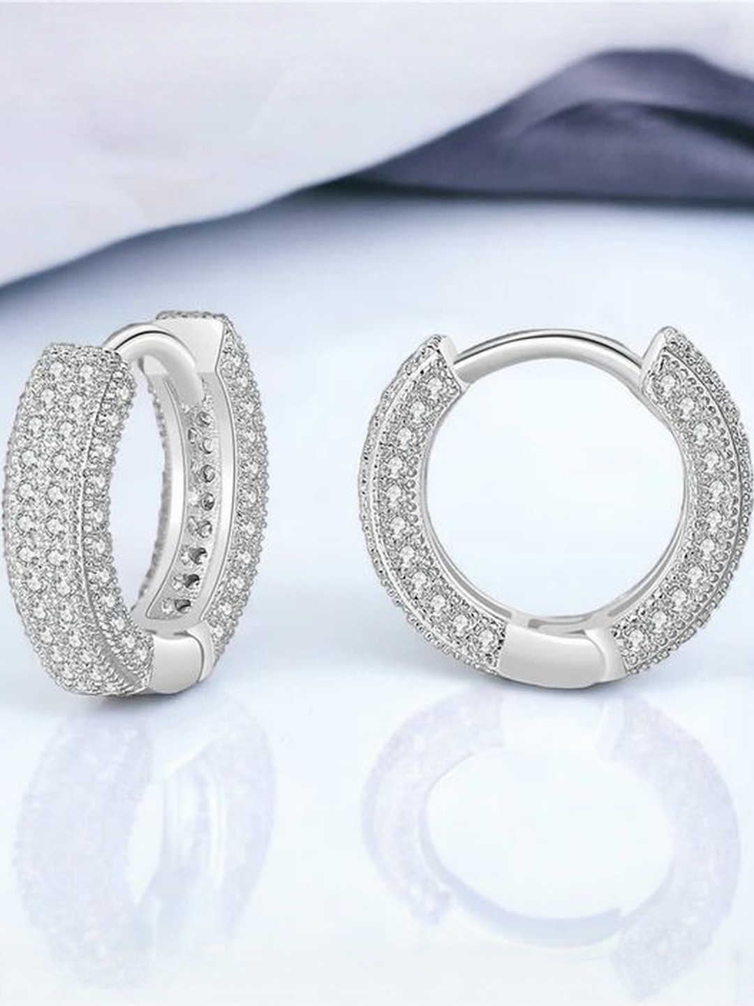 MOON & MUSE Stainless Steel Silver-Plated Circular Shaped Hoop Earrings