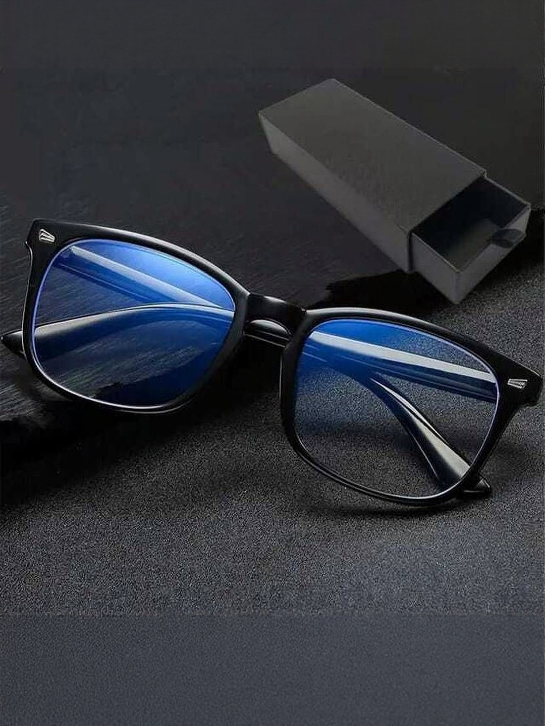 Arzonai Unisex Clear Lens & Black Square Sunglasses with UV Protected Lens