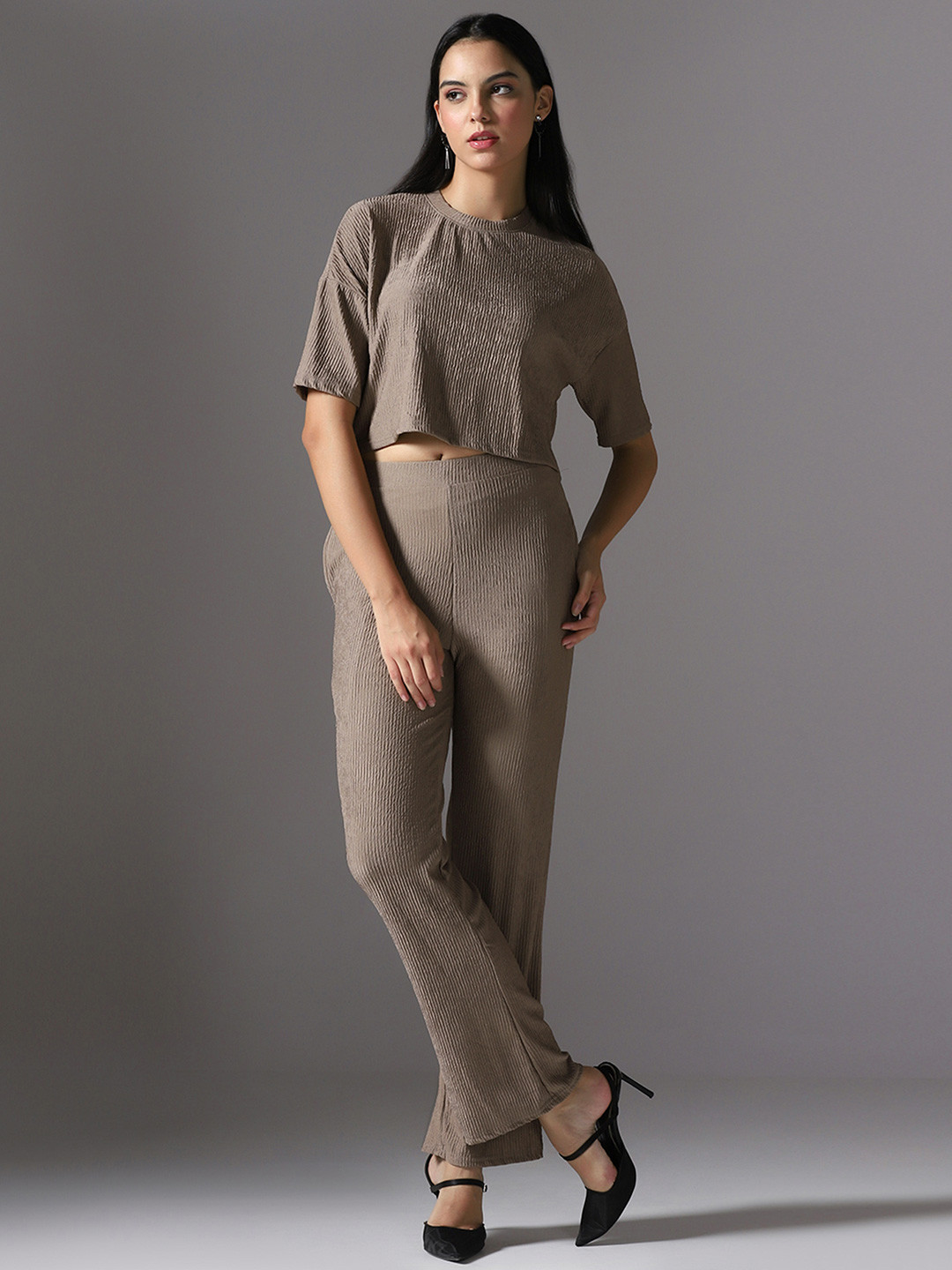 Selvia Edge Effortless Chic Textured Round-Neck Cropped Top With Trouser Co-Ords