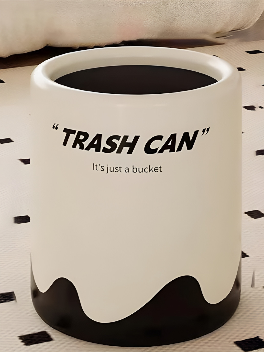 HOUSE OF QUIRK White & Black Printed Swing-Lid Trash Can - 12 L